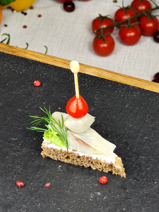 SIlkės sumuštinukai ant duonos